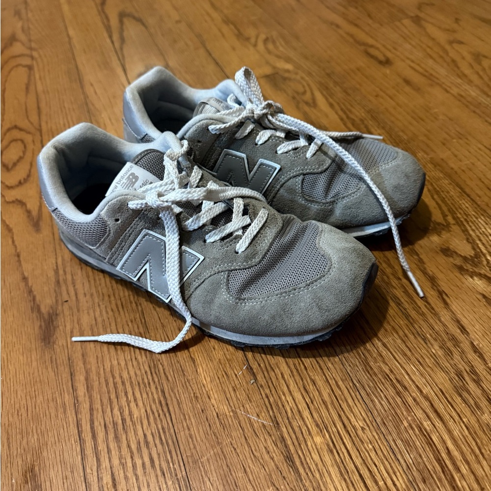 New Balance Kids Sneakers in Gray and White - Picture 11 of 11